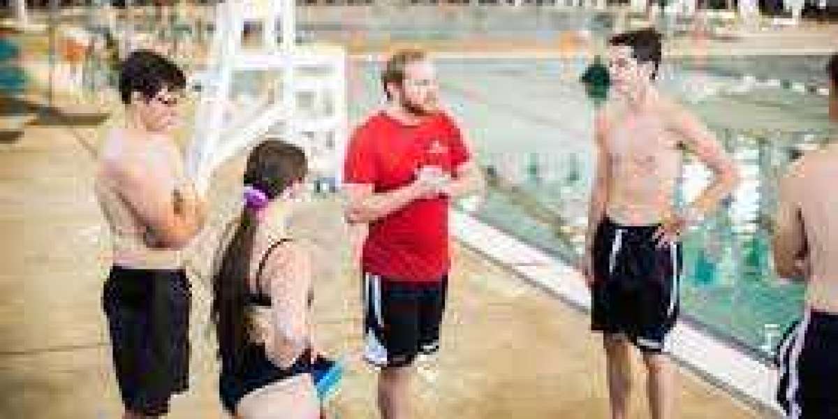 Lifeguard Classes: Your Pathway to Lifesaving Skills