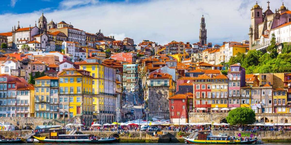 Get to Know Porto’s Historic Districts: Ribeira and Beyond